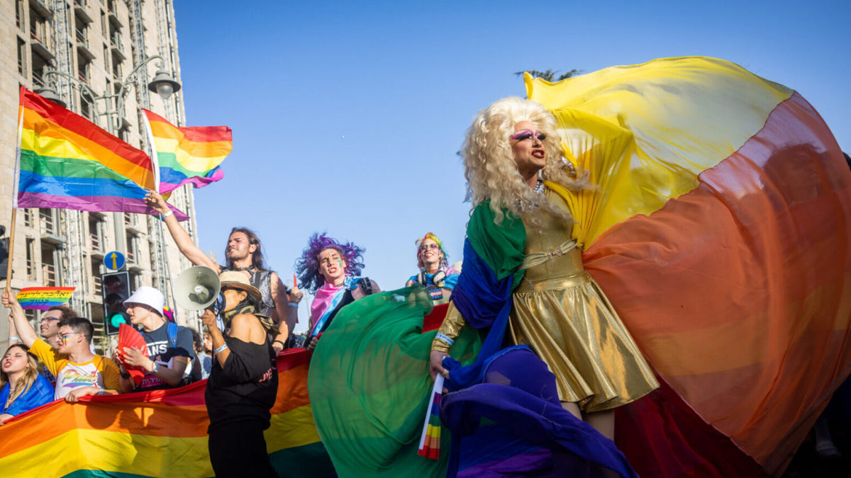 Special Wig Tips for LGBTQ+ Customers